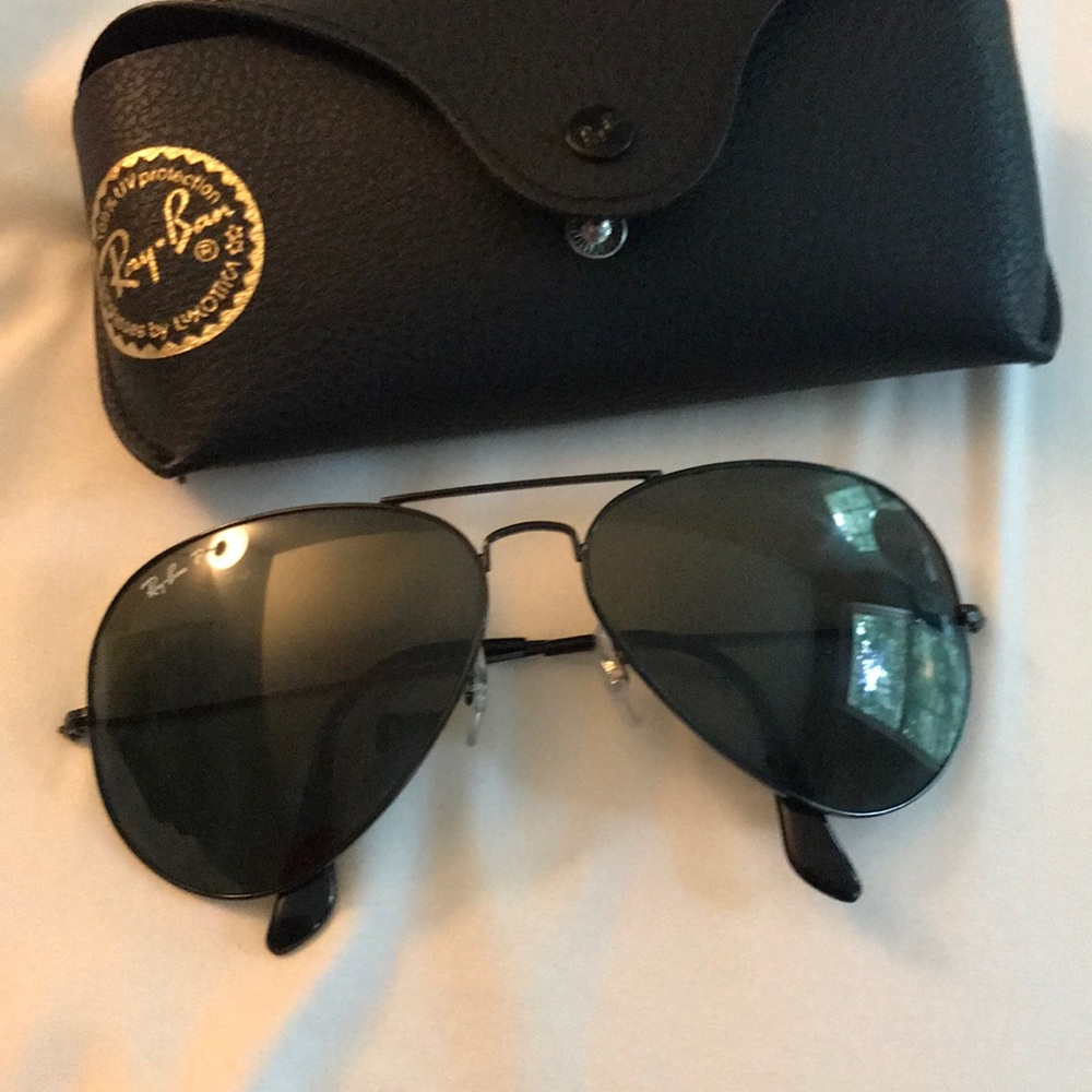 black ray ban aviators